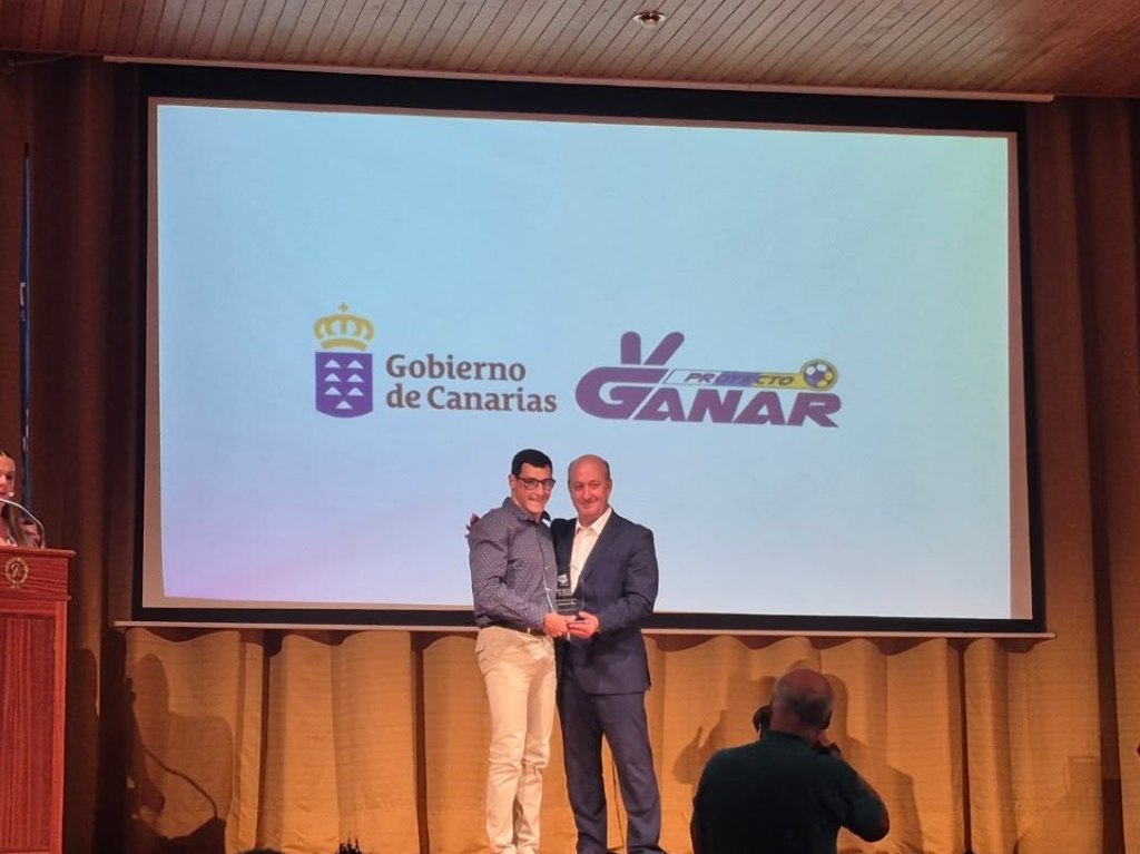 ALEJANDRO MENESES PREMIADO&nbsp;NUEVAMENTE